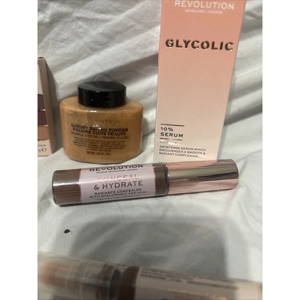 Makeup 5 Revolution Fast Base Concealer ,contour,luxury Baking Powder,Glycolic